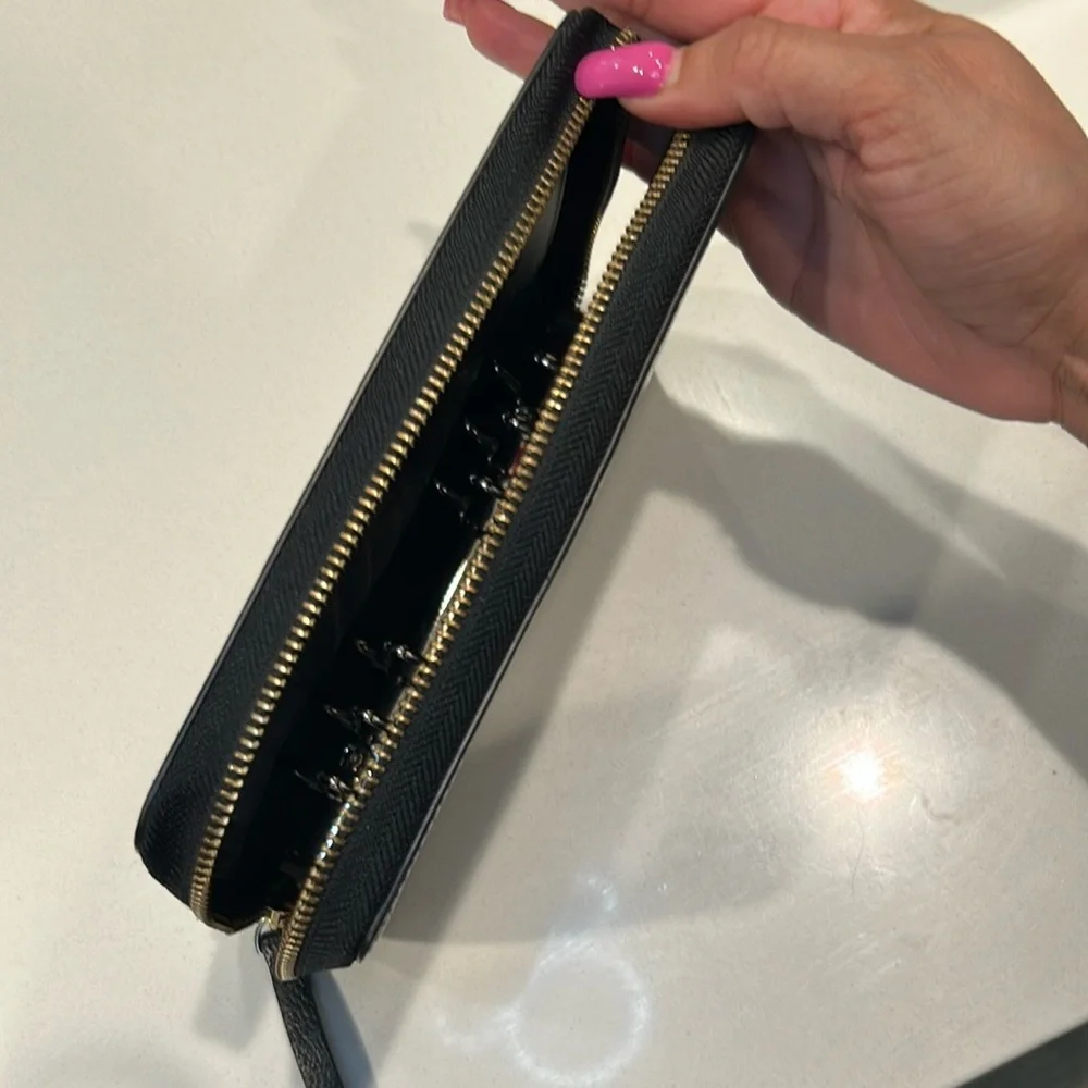 Kate Spade Black planner in great condition
